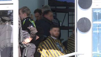 Großkontrolle an Hamburger Hauptstraße – Beamte stürmen mehrere Barbershops