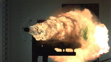 USA wecken Mach-7-Monster aus dem Tiefschlaf: Mächtige Schienenkanone heimlich in der Wüste abgefeuert