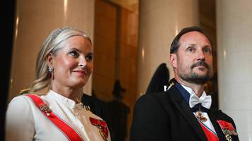 verbindung zu jeffrey epstein: haakon lehnt bei nato-Übung fragen zu mette-marit ab