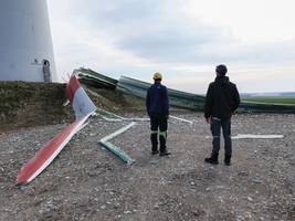 berching in der oberpfalz: 15-tonnen-rotorblatt bricht von windrad ab