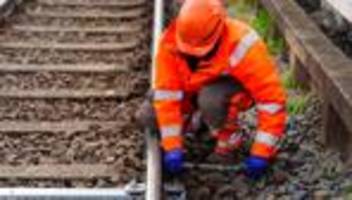 Bauarbeiten: NVV kritisiert Bahn für Chaos auf Main-Weser-Strecke