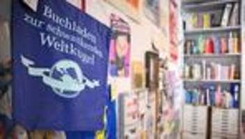 buchladen zur schwankenden weltkugel: buchladen-betreiberinnen fordern unterlassungserklärung von weimer