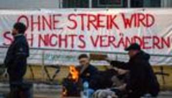 Busse und Bahnen stehen still: Warnstreik legt Nahverkehr lahm – weitere Ausfälle drohen