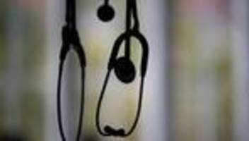 Gesundheitsdaten: Krankenstand der AOK-Versicherten leicht gesunken