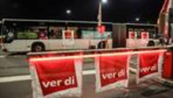 Tarifkonflikt mit Folgen: Wieder Teilausfälle bei Bussen und Bahnen am Samstag möglich