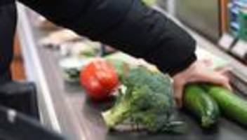 vor ostern: schoko-hasen und co: tafel bittet um spenden in supermärkten