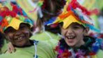 Weltglücksbericht: Deutschland verbessert sich im Glücksranking