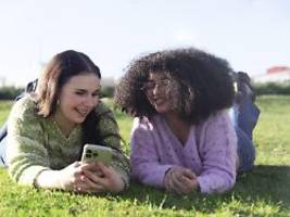 algorithmus oder kontakt?: instagram macht unglücklicher als whatsapp