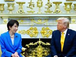 große augen bei sanae takaichi: trump macht vor japans regierungschefin bizarren pearl-harbor-vergleich