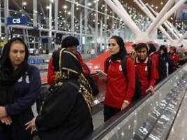 Meine Wahl. Meine Heimat.: Irans Fußballerinnen werden auf skurrile Weise empfangen