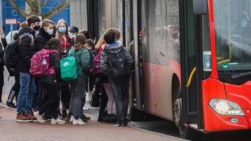 Deutschlandticket für Schüler: Kinder im Hamburger Umland sollen nun zahlen