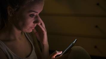 Gefakte Pornobilder im Netz: Ella ertappte den Täter auf frischer Tat