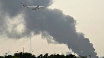 Hamburger kreisten im Emirates-Jet über Dubai, als dort das Tanklager brannte