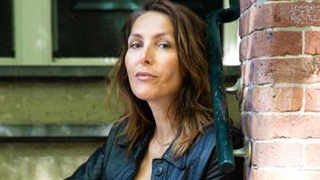 model thysia huisman traf mit 18 auf epstein: „wie ein lamm zur schlachtbank“