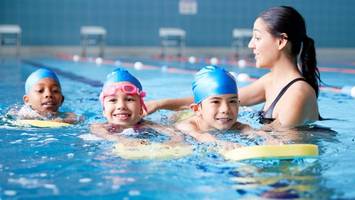 Kreative Idee: Verein will Schwimmbecken in leerer Lagerhalle aufstellen