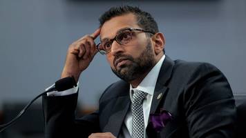 FBI-Chef gibt zu: Sicherheitsbehörde kauft massenhaft Handy-Standortdaten