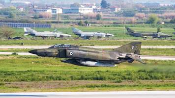 Mysteriöser Nurflügler gesichtet - dahinter könnte die neue Super-Stealth-Drohne RQ‑180 stecken