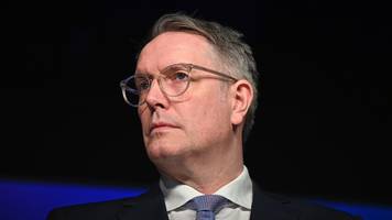 umstrittene sonderurlaube bringen spd in bedrängnis