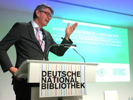 Leipziger Buchmesse: Nachsitzen im Neonlicht