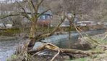 Bei Ausflug in Siegen: Polizei: Kita-Kind nach Sturz in Fluss außer Lebensgefahr