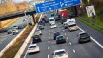 Ferienverkehr: Volle Straßen zum Ferienstart erwartet