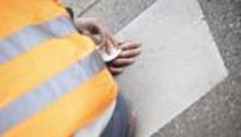 Klebeaktion am Flughafen: Prozess gegen Aktivisten der Letzten Generation startet