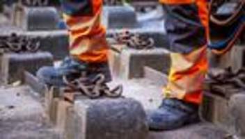 Tarifbindung: Nur knapp die Hälfte der Beschäftigten wird nach Tarifvertrag bezahlt