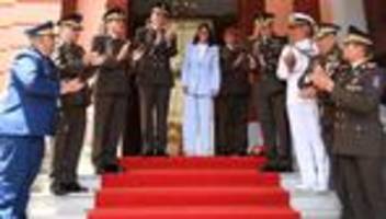 venezuela: venezuelas Übergangspräsidentin tauscht gesamte armeeführung aus