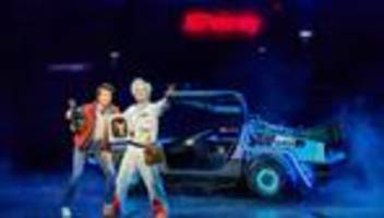 Zeitreise-Kult auf der Bühne: Marty McFly in Hamburg - Zurück in die Zukunft als Musical