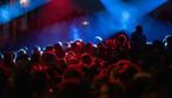 Zum Hit L'Amour toujours: Rassistische Parolen auf Teenager-Party in Brandenburg