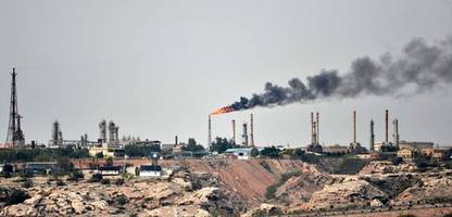 Donald Trump will die Öl-Sanktionen gegen Iran lockern – mitten im Krieg