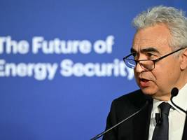 Folgen des Iran-Kriegs: Internationale Energieagentur empfiehlt Tempolimit auf Autobahnen