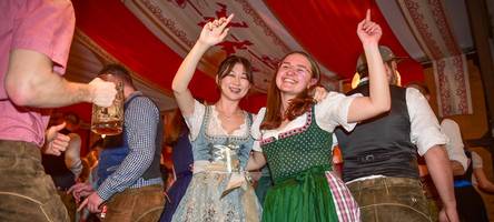 gögginger frühlingsfest 2026: die besten partybilder vom freitagabend