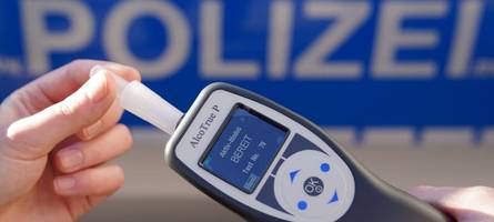 polizei zieht betrunkene autofahrerin in augsburg aus dem verkehr