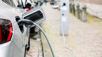 dachte, es wäre ein scherz: 1400 euro geldstrafe, weil stephan kein handtuch über dem auto hat