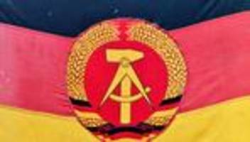Geschichte: Neue Ausstellung: Die Entsorgung der DDR-Staatssymbole