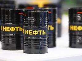 mit schattenflotte transportiert: selenskyj: eu sollte russisches Öl beschlagnahmen