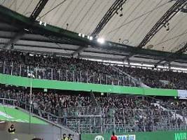 nach angriff auf ordner?: werder-fans beklagen massive polizeigewalt bei kellerknaller