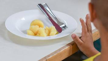 Ihr Kind ist wählerisch? Hinter diesen Symptomen kann eine Essstörung stecken