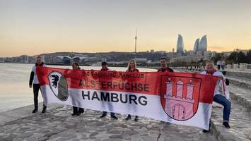 Freiburg-Fans in Hamburg: Für ihren Club lassen sie sogar eine Hochzeit sausen