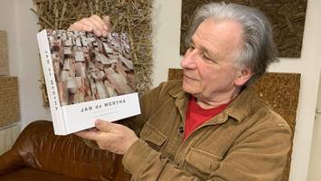 holzbildhauer jan de weryha: sogar der papst liebt seine kunst