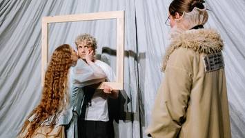 „das bildnis des dorian gray“: hauptcharakter kommt eindrucksvoll ins straucheln