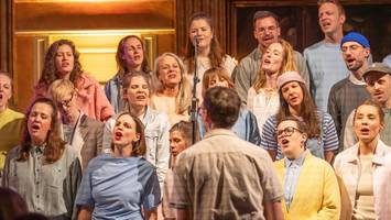 eine kirche wird zur kneipe – dank der gruppe für gegröle mit ambition