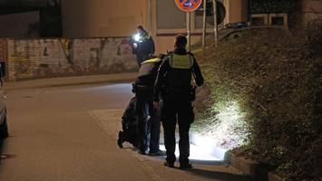 mann nach messerstecherei im harburger zentrum in lebensgefahr