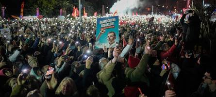 Erdogans mächtigster Gegner: Volk feiert inhaftierten Bürgermeister Imamoglu