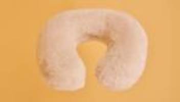 nackenkissen: fest und flauschig