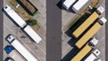 Parkplatz an der A2: Schuhe aus Lkw gestohlen - fünfstellige Schadenssumme