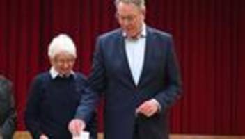 Rheinland-Pfalz-Wahl: Ministerpräsident Schweitzer gibt Stimme ab