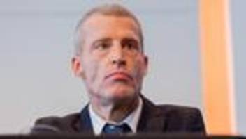 Vorwürfe wegen digitaler Gewalt: Benjamin von Stuckrad-Barre distanziert sich von Christian Ulmen