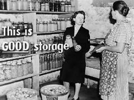 Eine für alle: Swedish Death Cleaning oder: Todesreise in den Keller